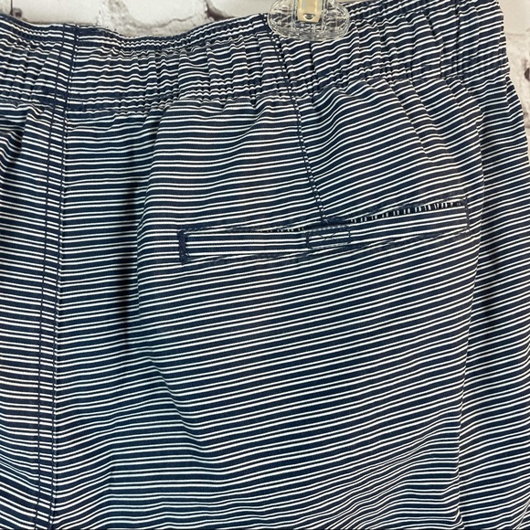 [Amazon Essentials] Striped Shorts - Picture 5 of 9